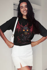 Camiseta de calaveras Little Demon, perfecta para los que buscan camisetas de calaveras, camisetas satánicas, 